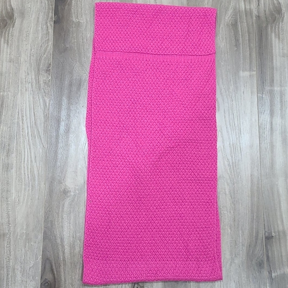 Pink scarf with studs - Picture 3 of 4